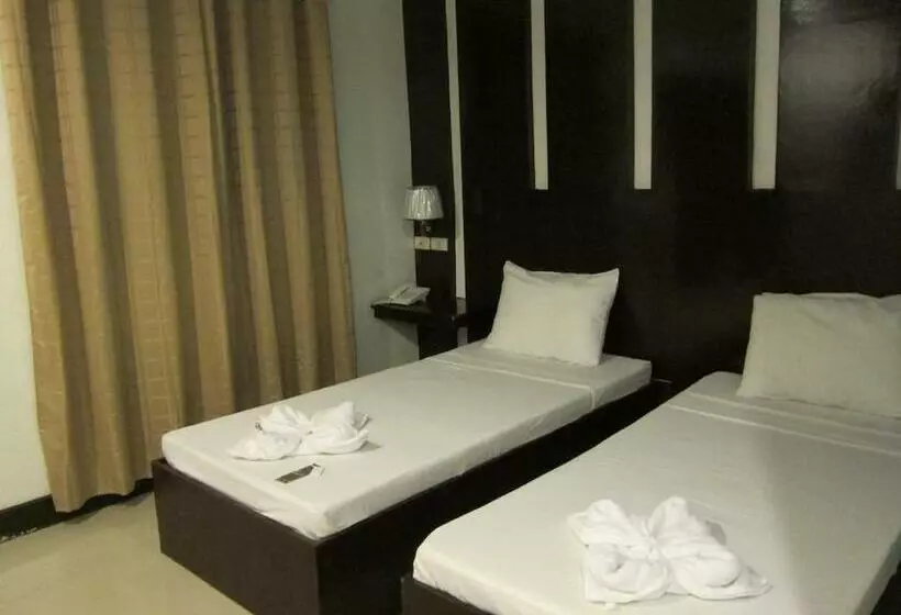 Dolyn Suites