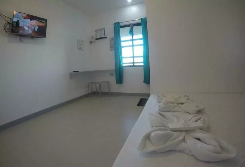 ホテル Bulusan Tourist Inn