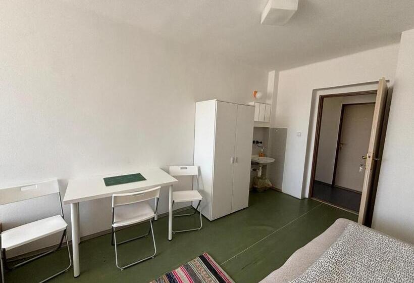 Panzió Restaurace A Penzion U Jezírka