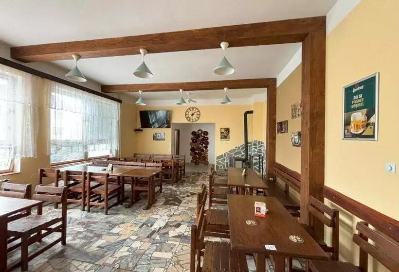 Majatalo Restaurace A Penzion U Jezírka