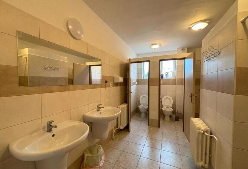 Panzió Restaurace A Penzion U Jezírka