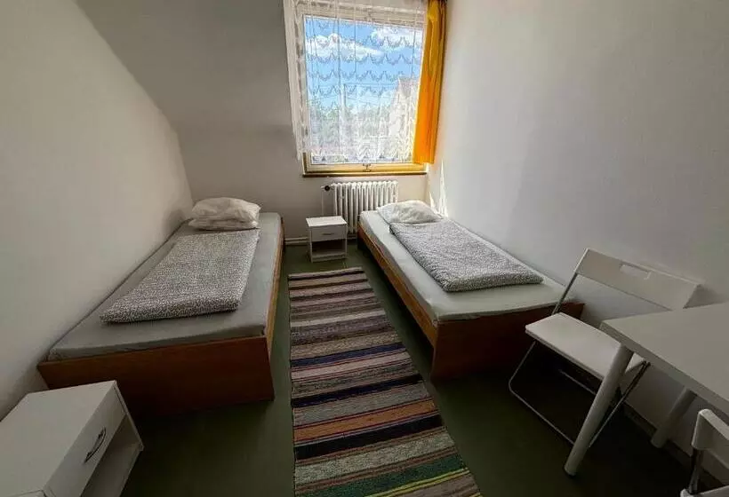 Majatalo Restaurace A Penzion U Jezírka