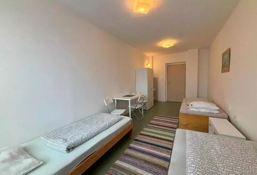 Majatalo Restaurace A Penzion U Jezírka