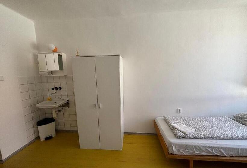 Panzió Restaurace A Penzion U Jezírka