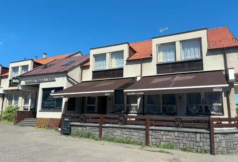 Majatalo Restaurace A Penzion U Jezírka
