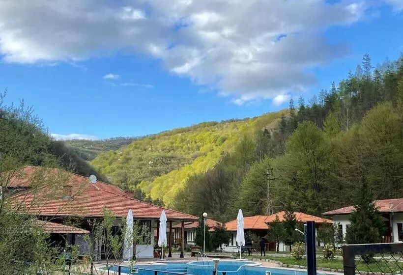 Lomakeskus Orlova Skala Holiday Village