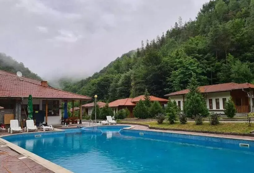 Lomakeskus Orlova Skala Holiday Village