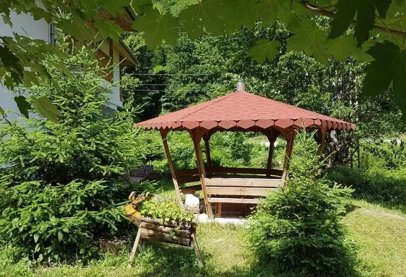 Lomakeskus Orlova Skala Holiday Village