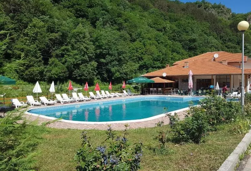 Lomakeskus Orlova Skala Holiday Village