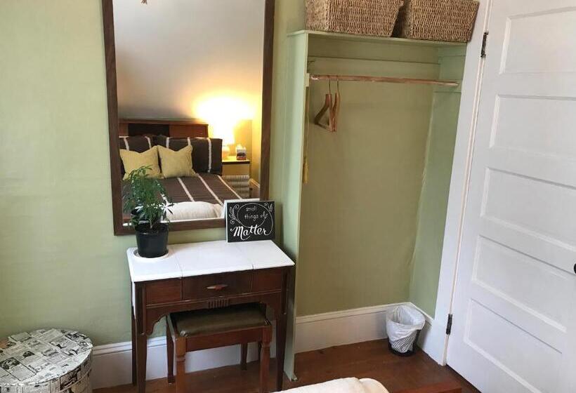 Studio 181 Bed & Breakfast