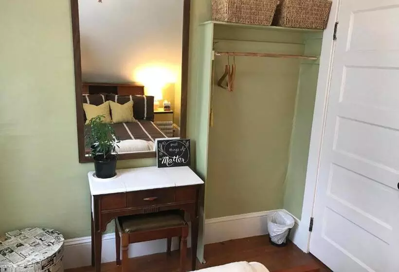 Studio 181 Bed & Breakfast