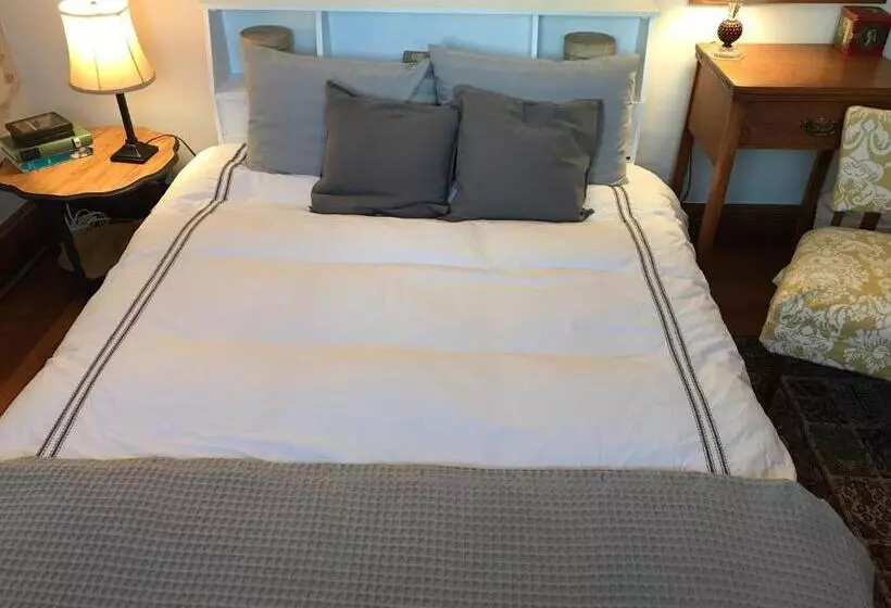 Studio 181 Bed & Breakfast