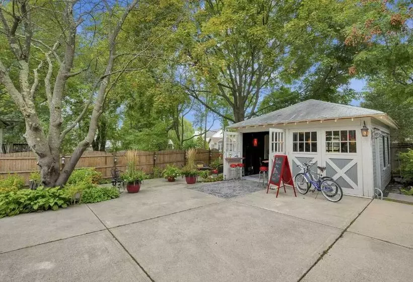 The Inn On Holly B&b