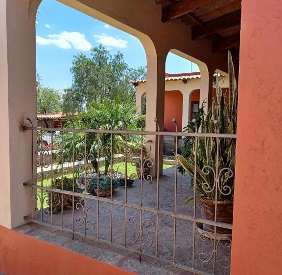 تختخواب و صبحانه Casona Dos Vidas