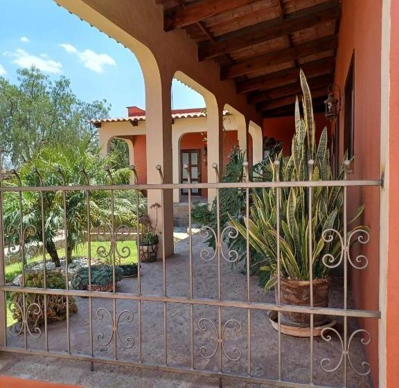 تختخواب و صبحانه Casona Dos Vidas