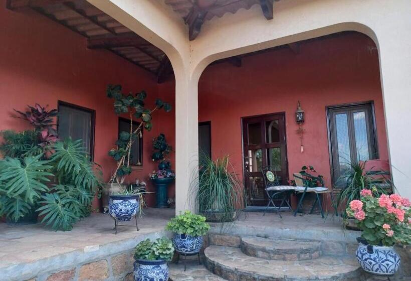 تختخواب و صبحانه Casona Dos Vidas