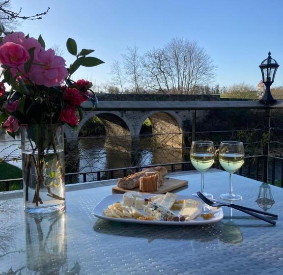 ベッドアンドブレックファースト Le Moulin De Bretigneul