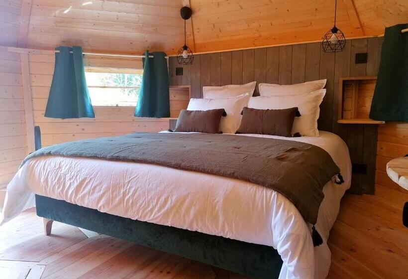 Отель Au Coin Du Bois