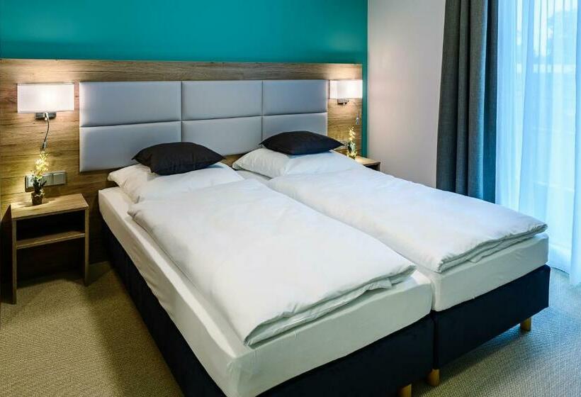 Отель Nutzwedel Resort Farmers Lodge