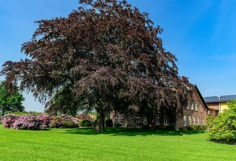 Отель Nutzwedel Resort Farmers Lodge