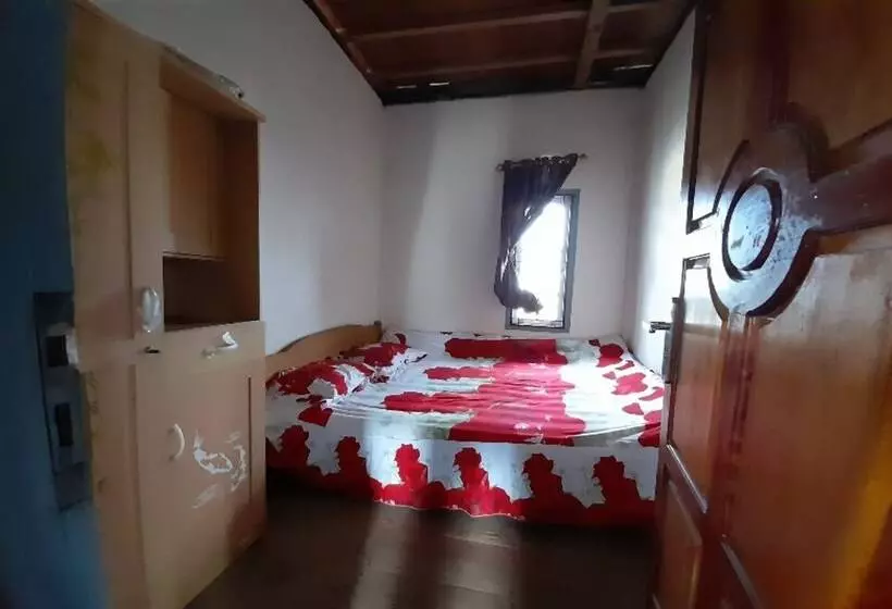 ホテル Spot On 91248 Desa Wisata Banding Agung Danau Ranau