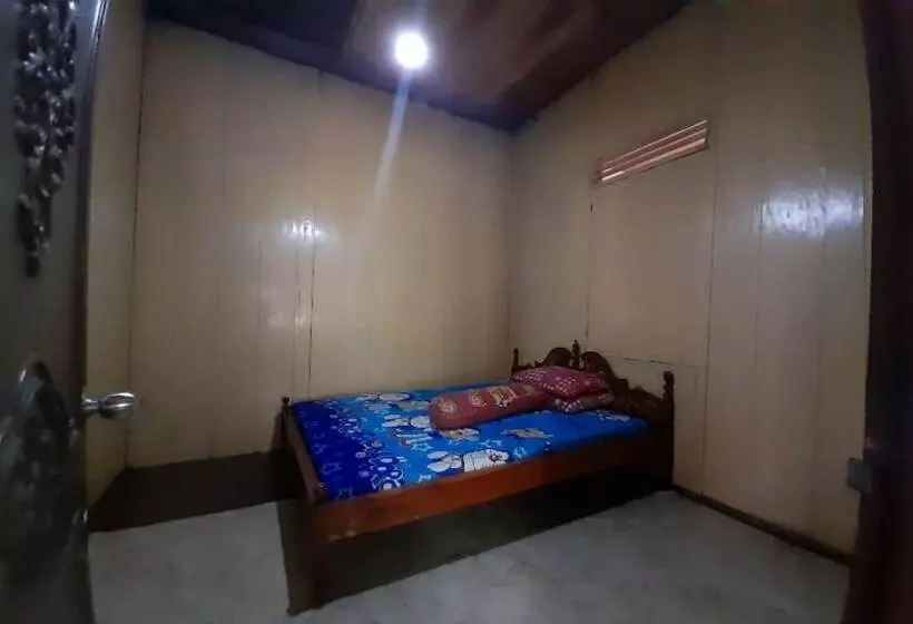 ホテル Spot On 91248 Desa Wisata Banding Agung Danau Ranau