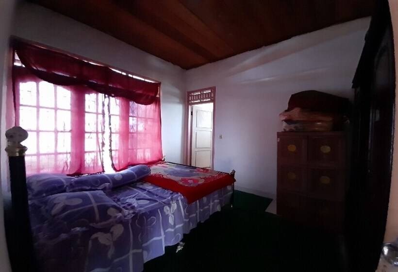 ホテル Spot On 91248 Desa Wisata Banding Agung Danau Ranau