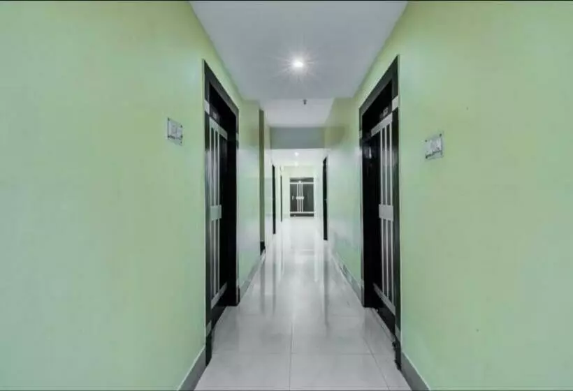 ホテル The Avenue