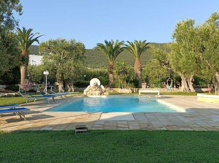 پانسیون Masseria Galleppa   Rooms, Pool And Relax