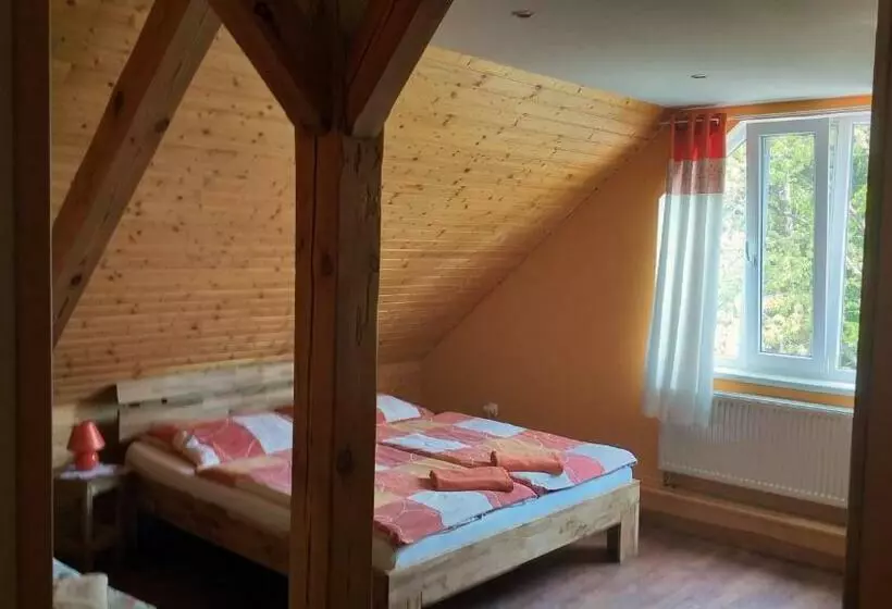 Majatalo Penzion U Pilaře