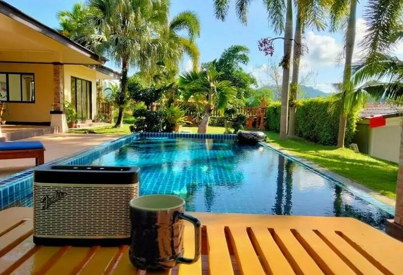 ペンション Pimpin Pool Villa