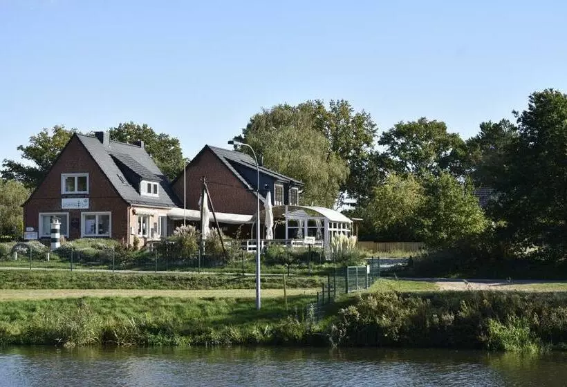 Pension Zur Schleuse Garni Am Elbe Lübeck   Kanal In Witzeeze
