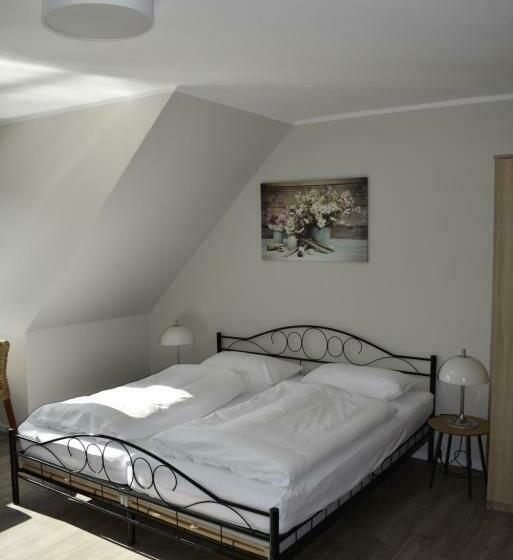 Pension Zur Schleuse Garni Am Elbe Lübeck   Kanal In Witzeeze