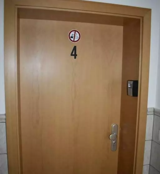 Pension Zur Schleuse Garni Am Elbe Lübeck   Kanal In Witzeeze