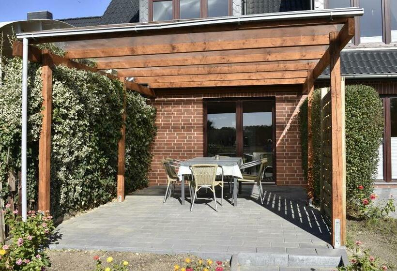 Pension Zur Schleuse Garni Am Elbe Lübeck   Kanal In Witzeeze