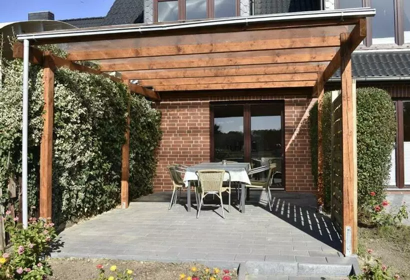 Pension Zur Schleuse Garni Am Elbe Lübeck   Kanal In Witzeeze