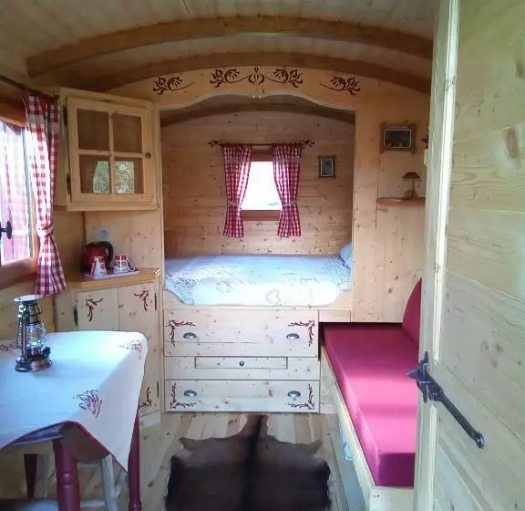 Aamiaismajoitus (B&B) Acabatz De Dintrar