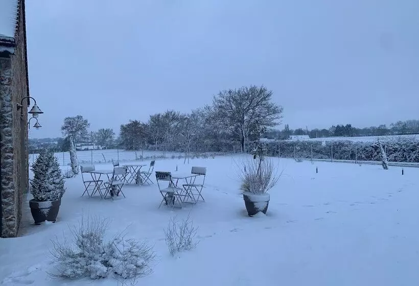 Aamiaismajoitus (B&B) Aux 3 Forêts