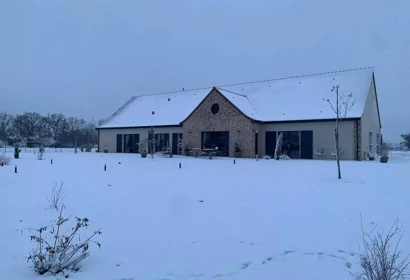 Aamiaismajoitus (B&B) Aux 3 Forêts