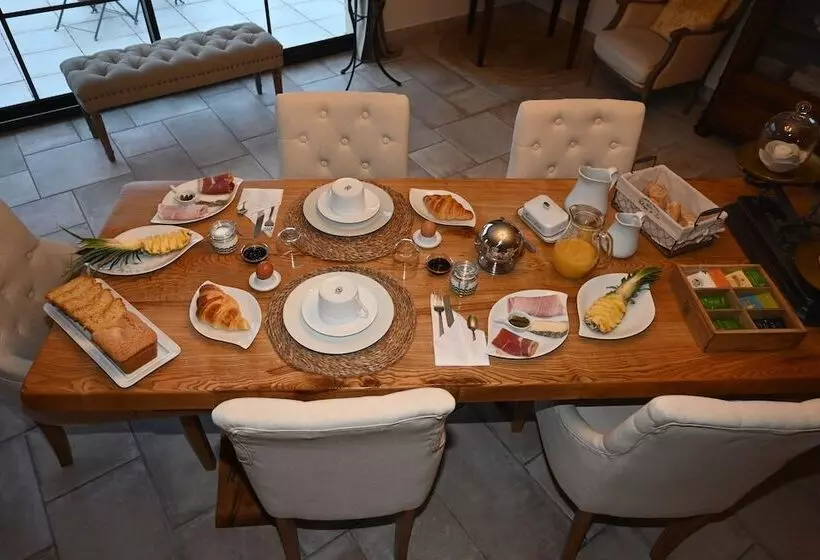 Aamiaismajoitus (B&B) Aux 3 Forêts