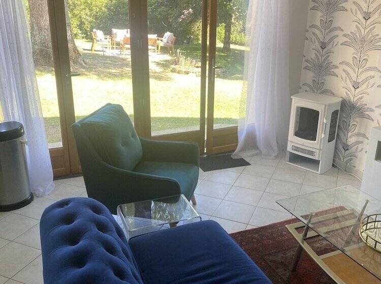 ベッドアンドブレックファースト Maison De Montgibaud