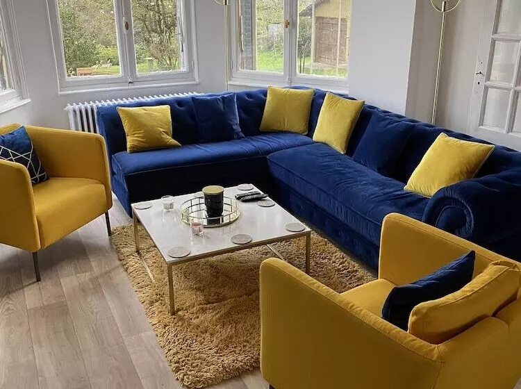 Aamiaismajoitus (B&B) Maison De Montgibaud