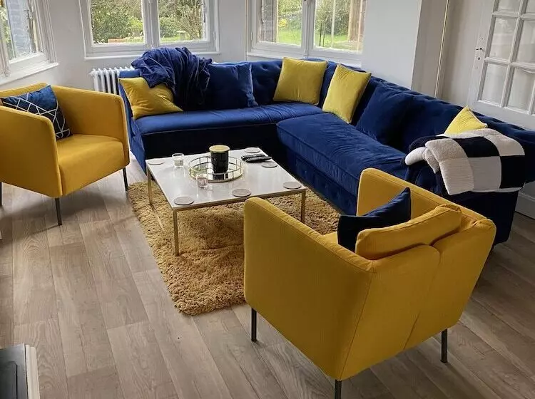 Aamiaismajoitus (B&B) Maison De Montgibaud