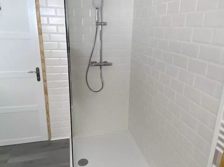 Aamiaismajoitus (B&B) Maison De Montgibaud