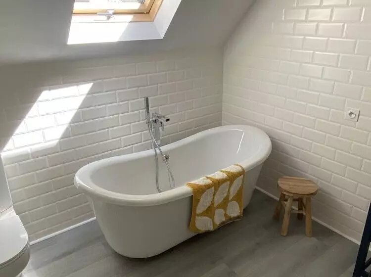 Aamiaismajoitus (B&B) Maison De Montgibaud