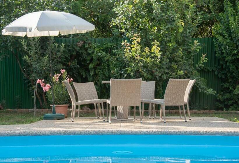 مبيت وإفطار Penzión Emese