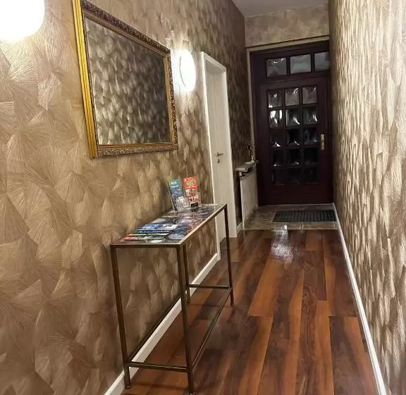 ホテル Gasthaus Afina