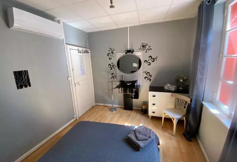 ホテル Hôtel Restaurant L Escale Chez Mimi