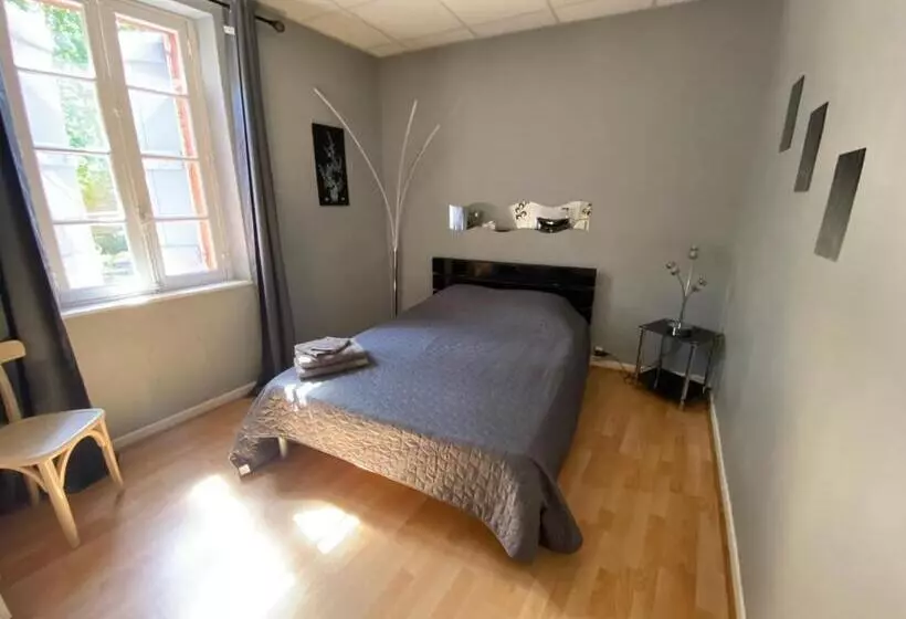 ホテル Hôtel Restaurant L Escale Chez Mimi