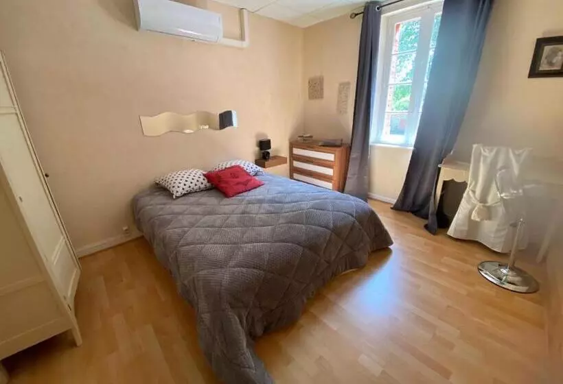 ホテル Hôtel Restaurant L Escale Chez Mimi